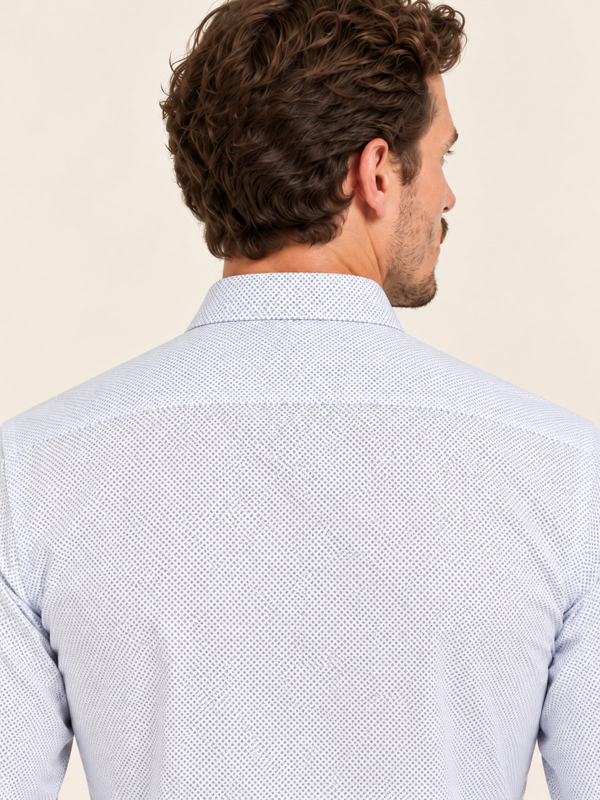 Beyaz Slim Fit Erkek Gömlek – Baskılı Pamuk Düğmeli Yaka