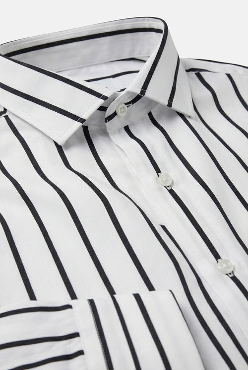 siyah-cizgili-beyaz-erkek-gomlek